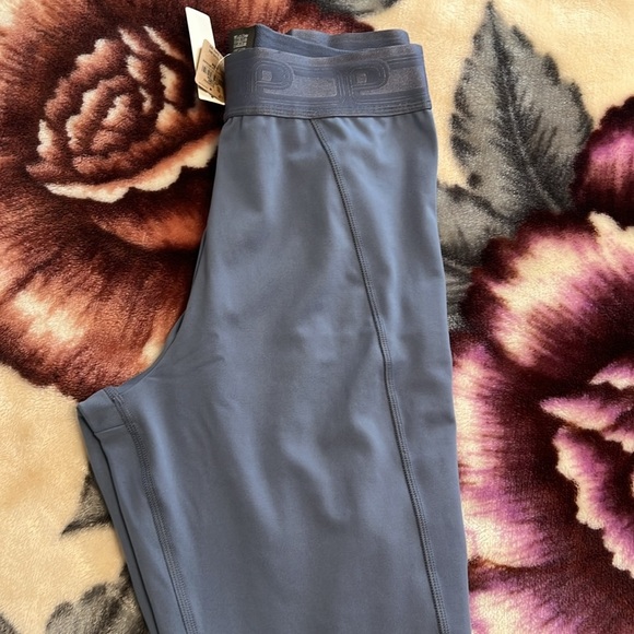 NWT PINK ULTIMATE HIGH-WAIST LEGGINGS SIZE M - Picture 5 of 5